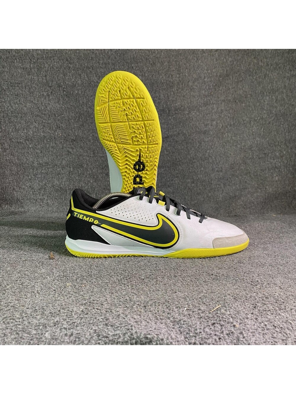 Nike Tiempo Legend 9 Academy IC White Yellow Strike Soccer Shoe Sz 10 DA1190-10